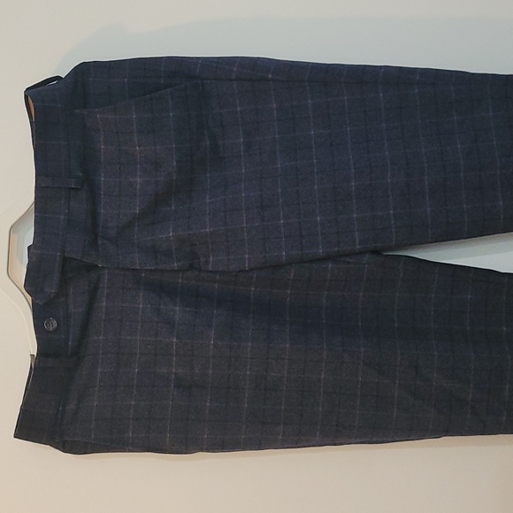 Suit - Picture 13 of 13